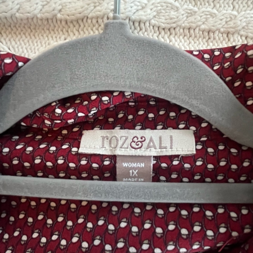 Roz & Ali Burgundy Button-Up Blouse with Gold Button Detail Women’s Size 1X - Picture 14 of 16